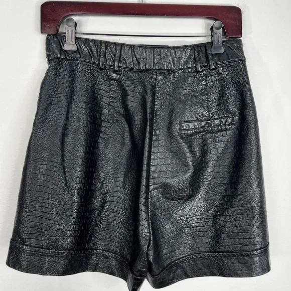 Dynamite black faux leather croc embossed high rise pleated dressy shorts M - Picture 4 of 13